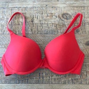 Victoria’s Secret push up bra/ 34C